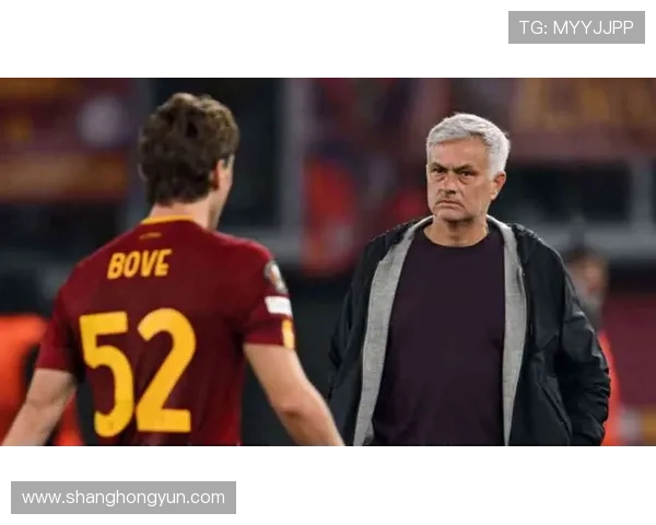 穆里尼奥执教下球员使用策略分析：轮换与信任度走势清晰