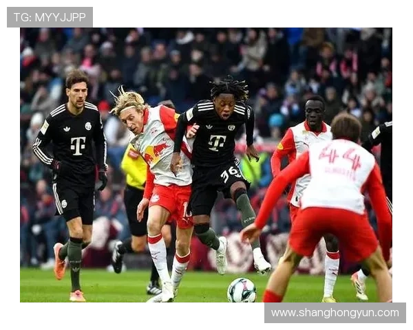 拜仁防守体系漏洞频出:阶段性波动对球队战绩稳定性造成考验 拜仁防守体系漏洞频出:阶段性波动对球队战绩稳定性造成考验