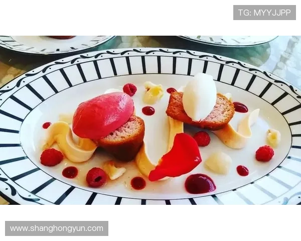 余依婷训练完直接拎爱马仕去吃下午茶？