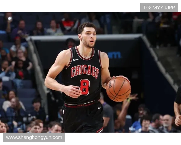 谢泼德无球跑动提升三分效率，里德挡拆制造突破空间拉开差距